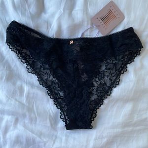 Savage x Fenty black lace panties